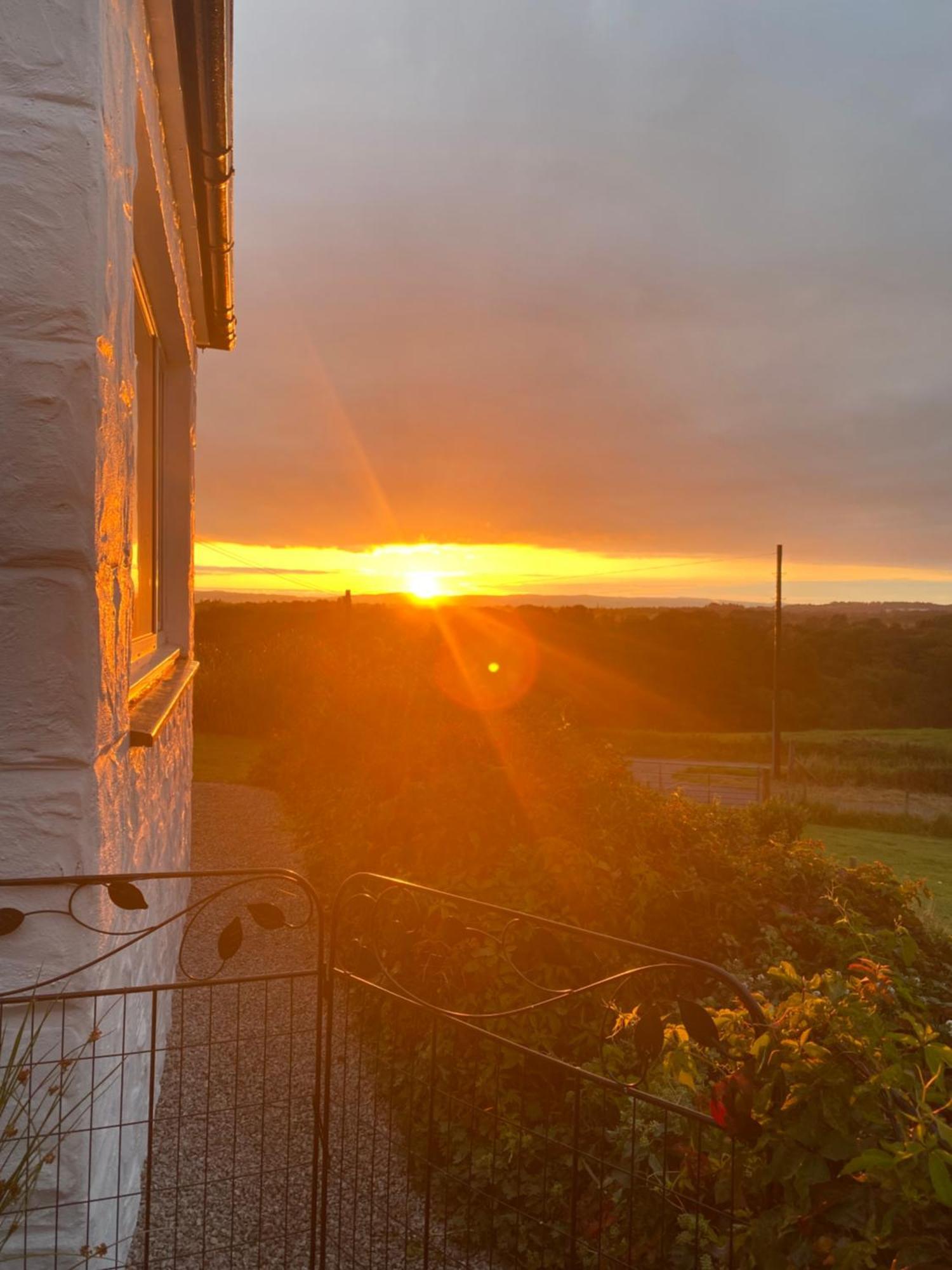 Jacquie'S B&B -Dumfries-Room With A View Eksteriør billede